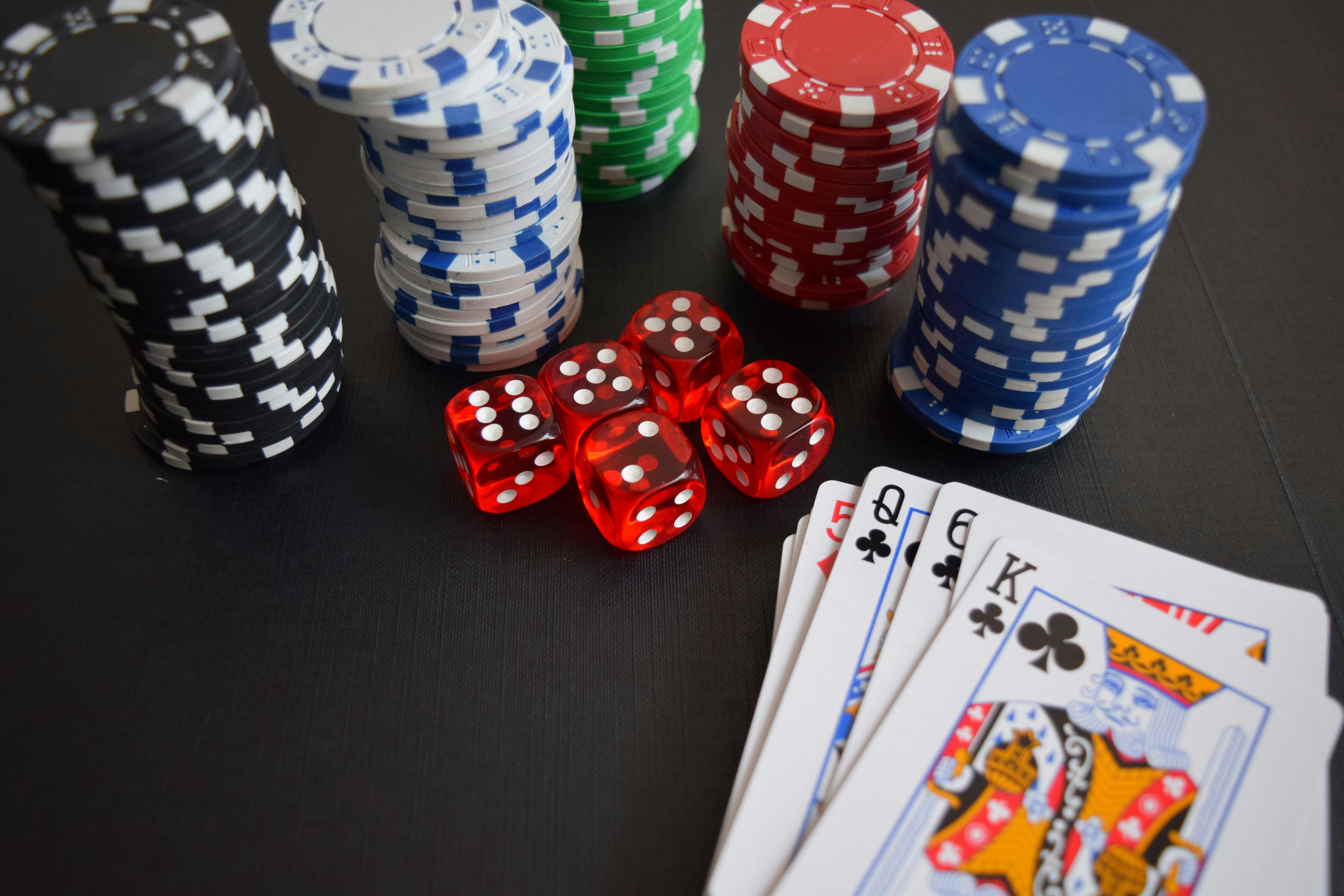 Antarmuka pixelmon menampilkan jadwal Piala AFF dan meja live-dealer